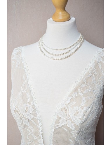Bijou Murmure, collier épuré avec une fine chaine et perles nacrées.