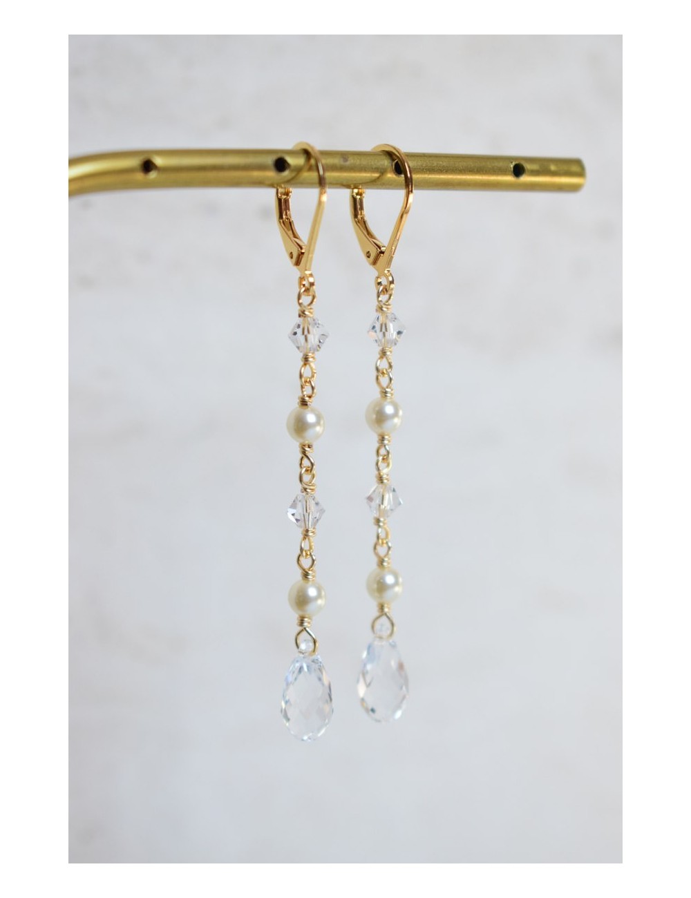 Boucles d'oreilles Syrina pendantes en cascade de perles pour mariée