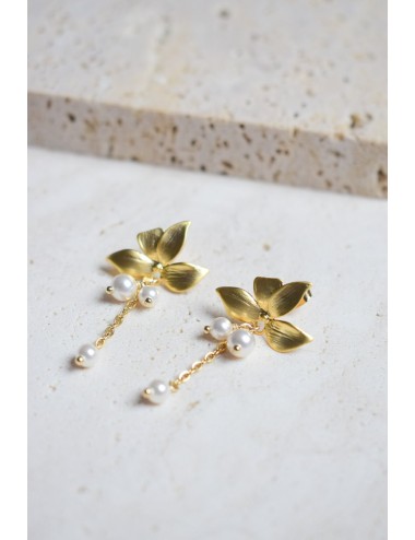 Boucles d'oreilles pour mariée, modèle Esmée, bohême chic avec nacre.