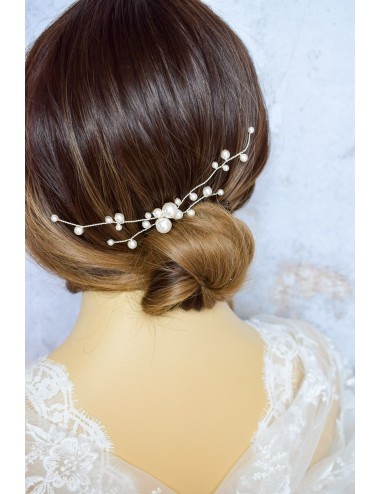 Pic à cheveux avec des perles nacrées pour un style glamour.
