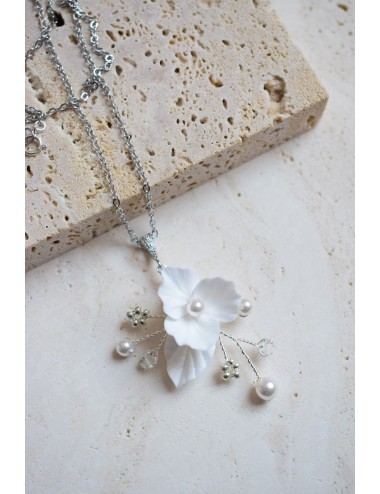 Collier pour la mariée Romance avec fleur en porcelaine et branchages