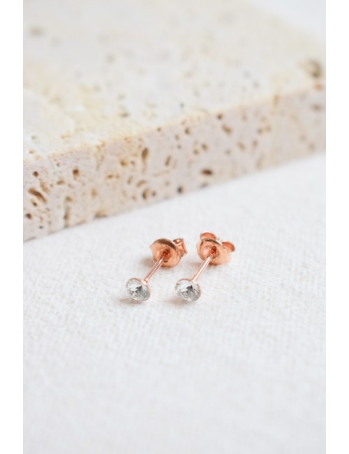 Boucles d'oreilles pour mariée, très fines avec juste un mini strass