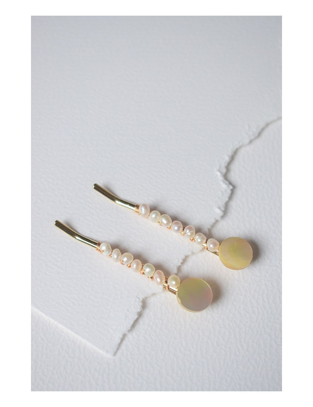 Duo de pinces à cheveux Gisèle avec cabochon de nacre et perles