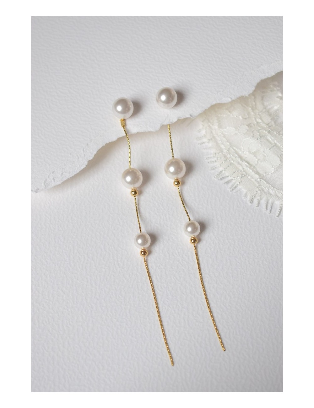 Boucles d'oreilles pendantes en perles, modèle Félicia.