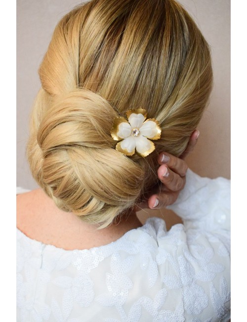 Pic à cheveux avec une belle fleur mêlant métal et soie - Lise
