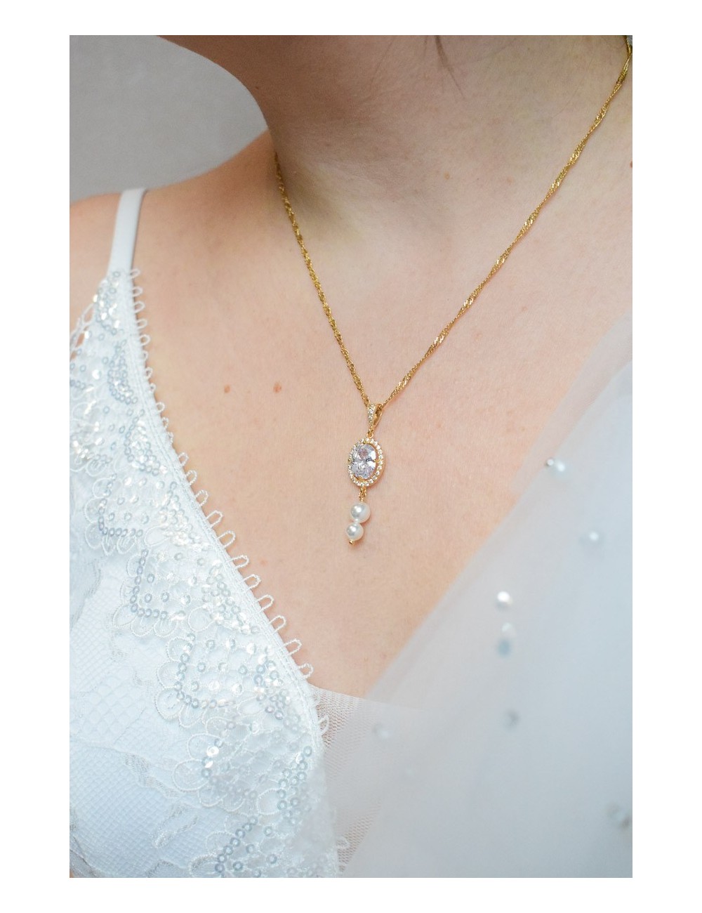 Collier de mariage Pixie sur une très jolie chaine avec pendentif