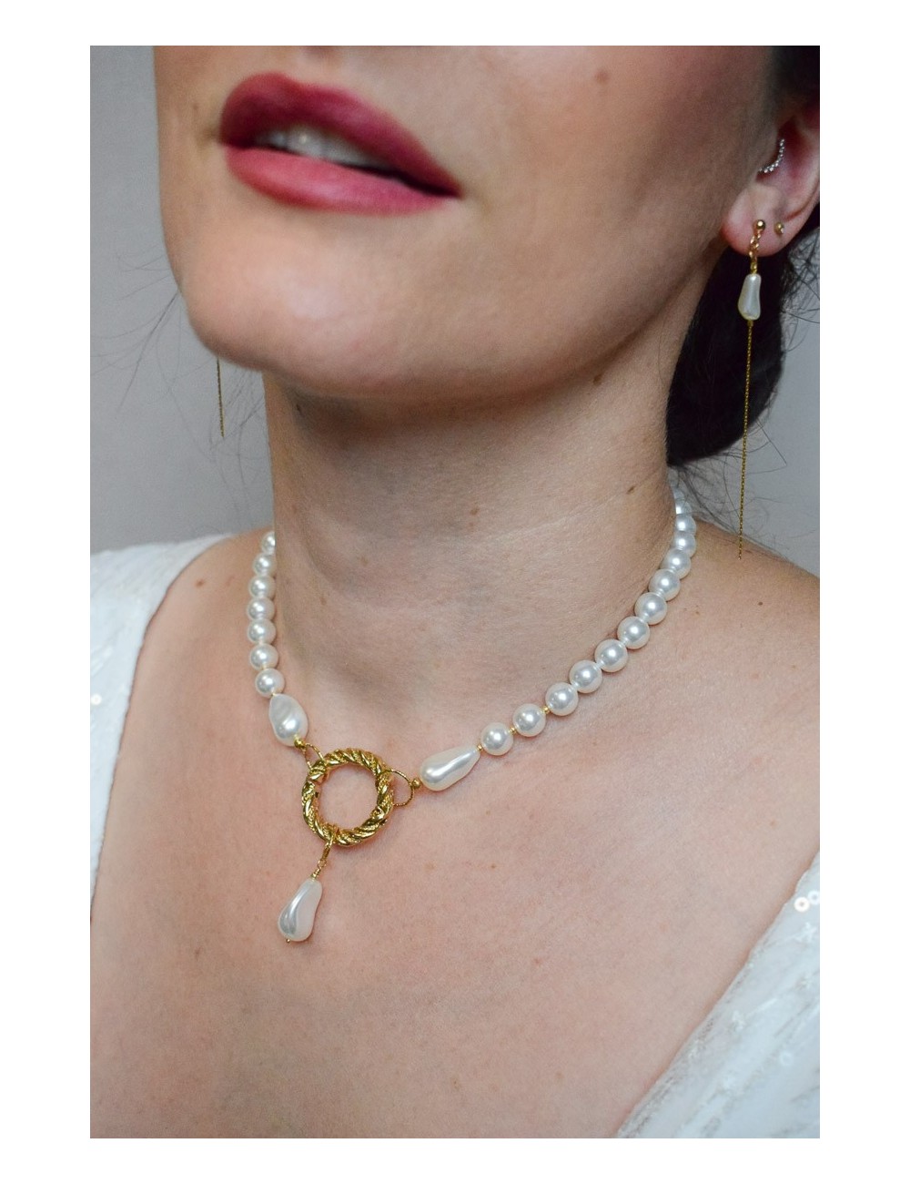 Collier de mariage Horizon avec fermoir doré ovale et perles