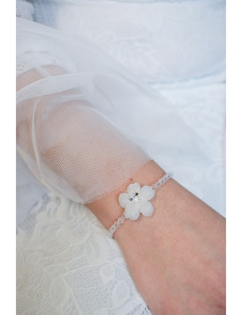 Bracelet Ecume pour la mariée avec perles transparentes et fleur