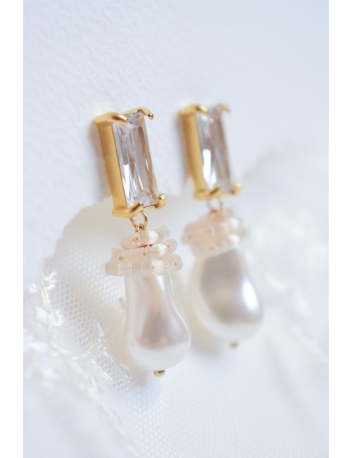 Boucles d'oreilles pour la mariée Inès avec perles irrégulières