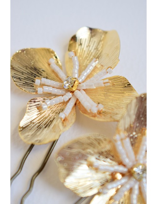 2 pics à cheveux avec une belle fleur dorée ou argentée - Emi