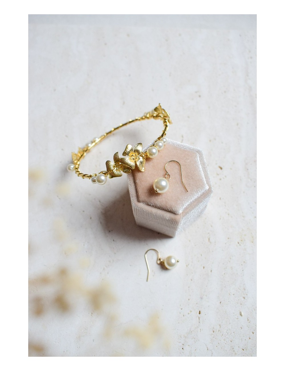 Bracelet pour la mariée modèle Era, perles et chaine épi.