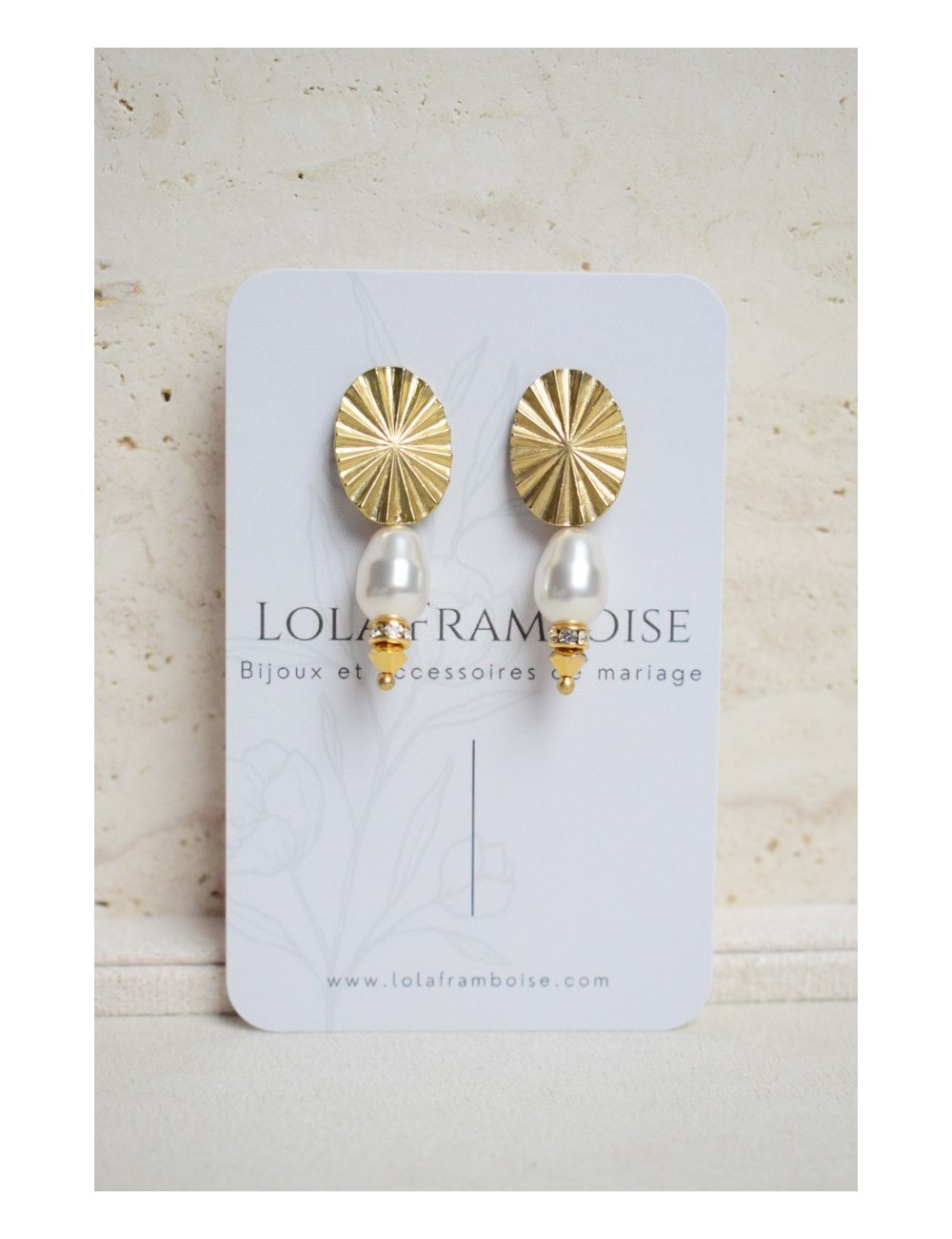 Boucles d'oreilles pour la mariée disponibles de suite.