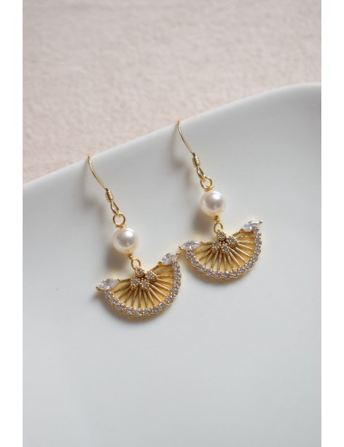 Boucles d'oreilles de mariage de style art deco avec perles.