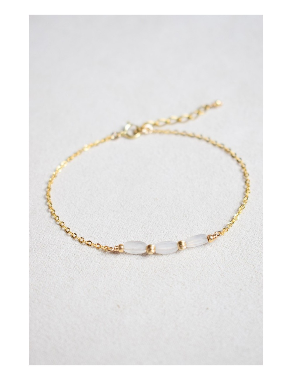 Bracelet de mariée Comète avec des pierres de Lune et chaine fine.