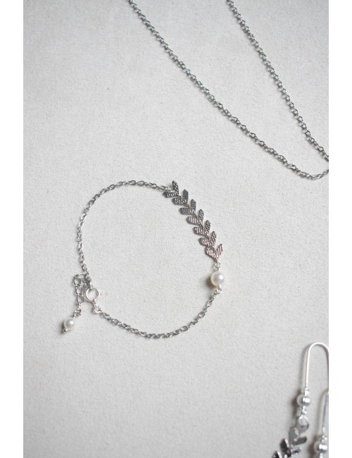 Bracelet pour la mariée modèle Oly, perles et chaine épi.