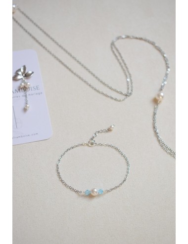 Bracelet Orphée minimaliste avec touche de bleu pour la mariée