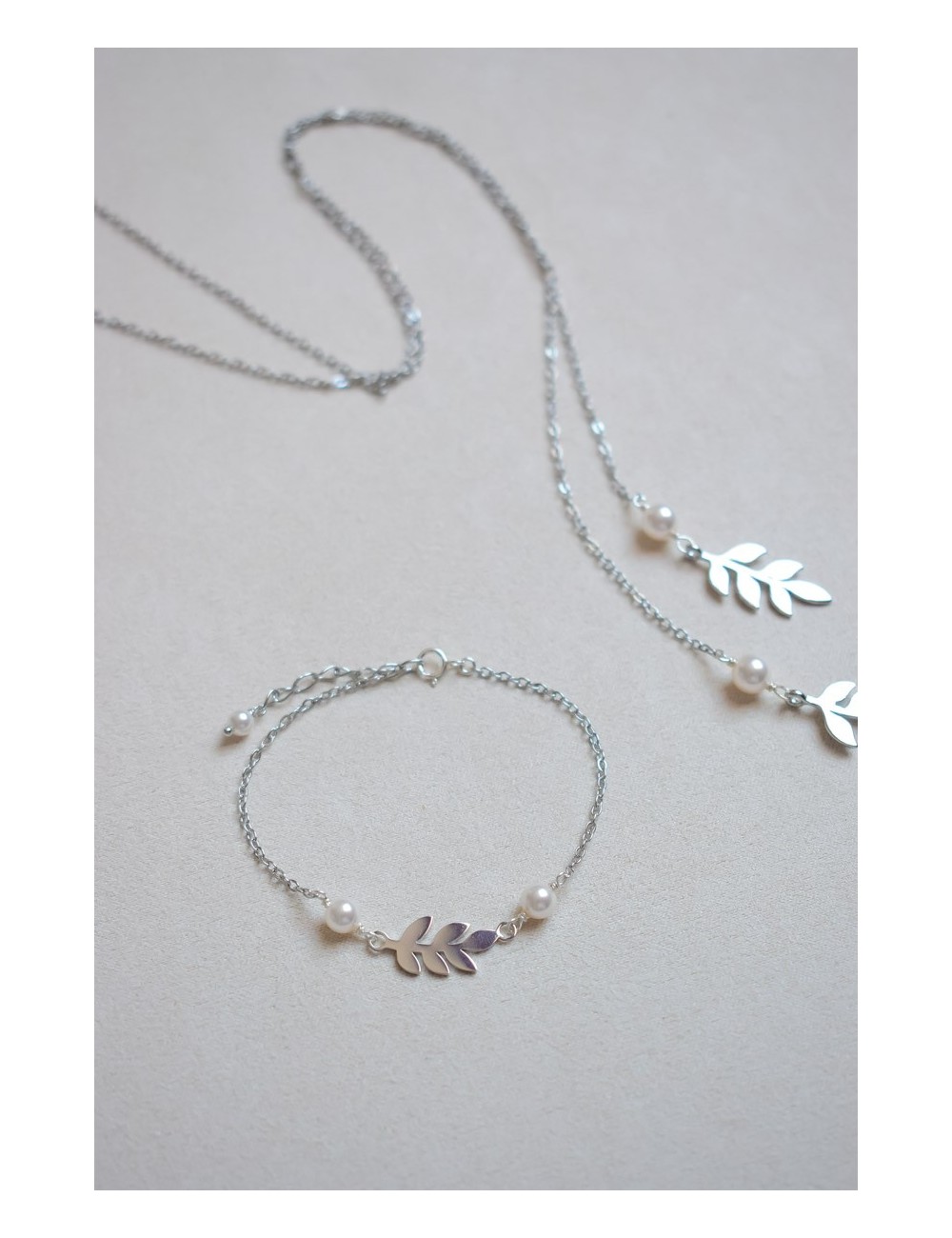 Bracelet pour la mariée Rameau, avec perles et breloque feuille