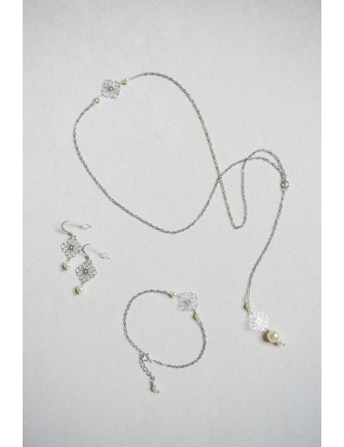 Bijou de dos bohème Daisy  à fleurs pour la mariée en robe dos nu