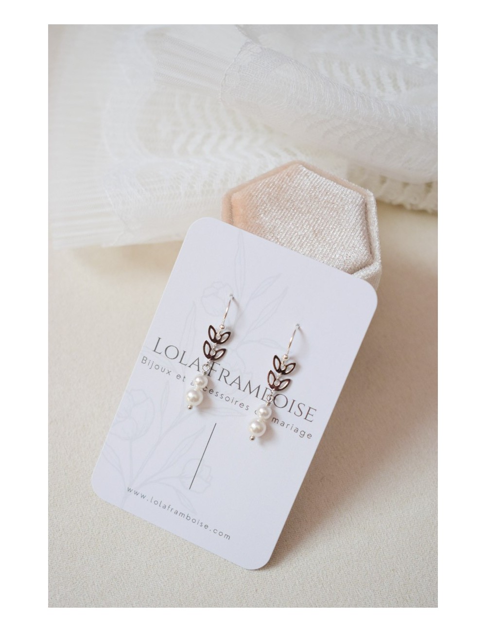 Boucles d'oreilles Napoli pendantes en chaine épi dorée.