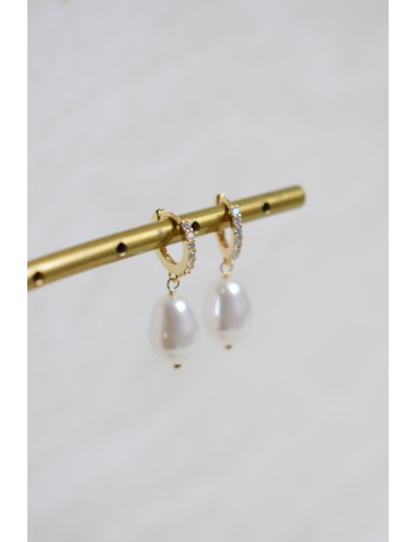 Petites créoles de mariage Poudrée, avec une perle goutte nacrée