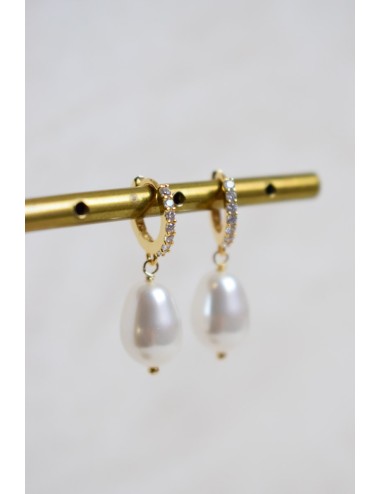 Petites créoles de mariage Poudrée, avec une perle goutte nacrée