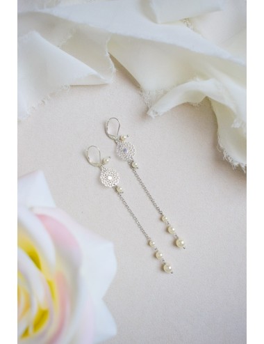 Boucles d'oreilles pour mariée en perles nacrées et chaine, Phaline