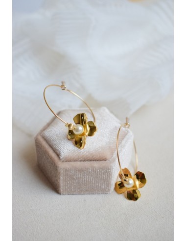 Boucles d'oreilles de forme créole avec fleurs et perles, Camelia