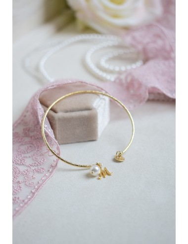 Bracelet jonc pour témoin de mariage avec perle blanche et initiale
