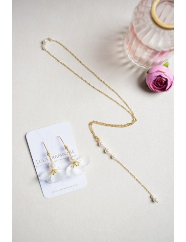 Boucles d'oreilles Isis, corolles de fleurs pour mariée romantique