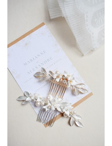 Peigne pour le chignon de la mariée modèle Nina, romantique à feuilles