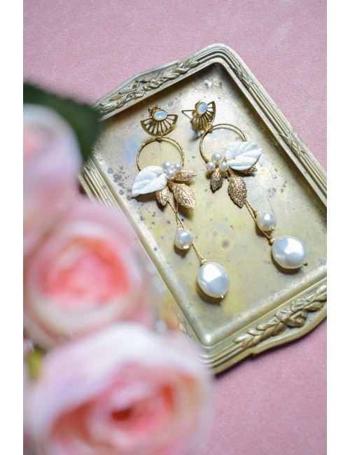 Boucles d'oreilles pendantes et habillées, modèle Bali.