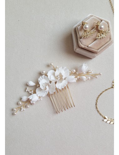Peigne à cheveux pour la mariée modèle Lilas, avec fleurs de porcelain
