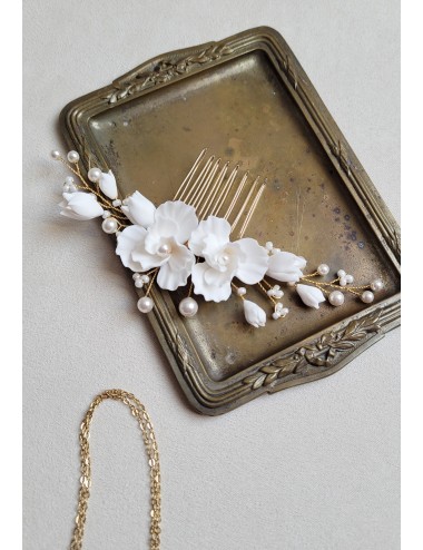 Peigne à cheveux pour la mariée modèle Lilas, avec fleurs de porcelain
