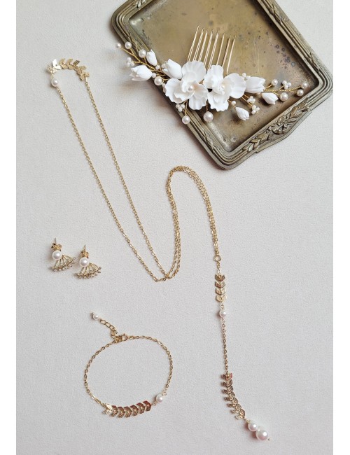 Peigne à cheveux pour la mariée modèle Lilas, avec fleurs de porcelain