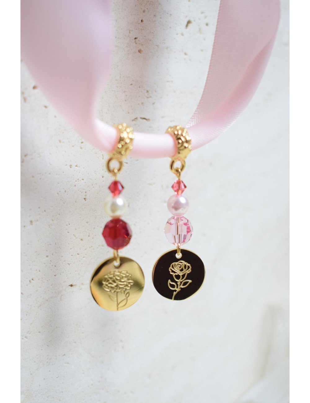Bijou de bouquet de mariage avec médaille gravée Fleur de naissance