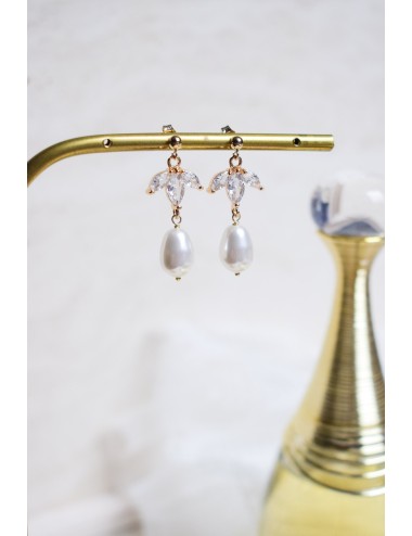 Boucles d'oreilles en oxydes de zirconium et perle, modèle Cassandre