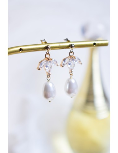 Boucles d'oreilles en oxydes de zirconium et perle, modèle Cassandre