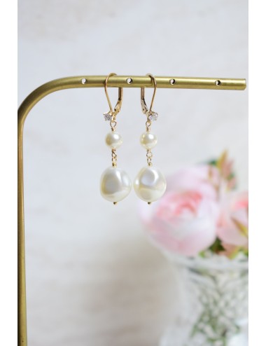 Boucles d'oreilles pendantes avec des perles irrégulières Salomé