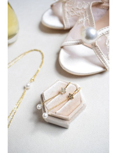 Boucles d'oreilles pendantes pour mariée, fleurs et perles, Sanka