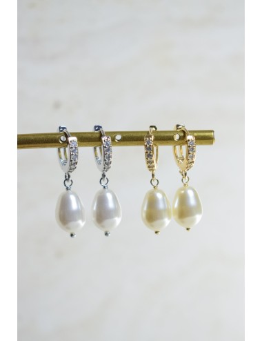 Petites créoles de mariage Poudrée, avec une perle goutte nacrée