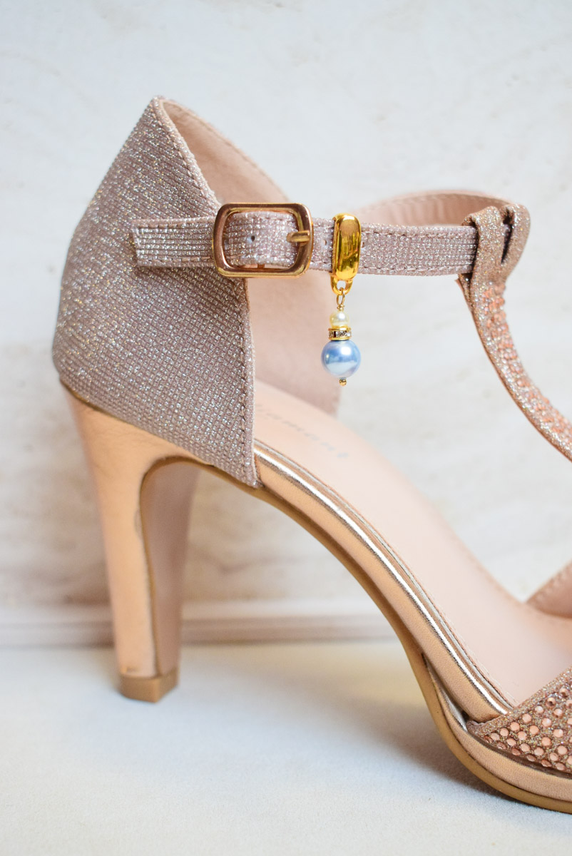 quelque chose de bleu bijou pour chaussure de mariée