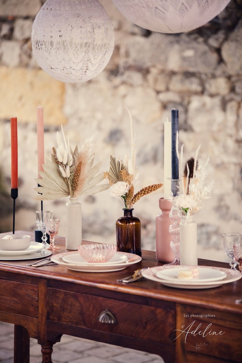 decoration de table sur le theme champetre romantique aux couleurs pastels